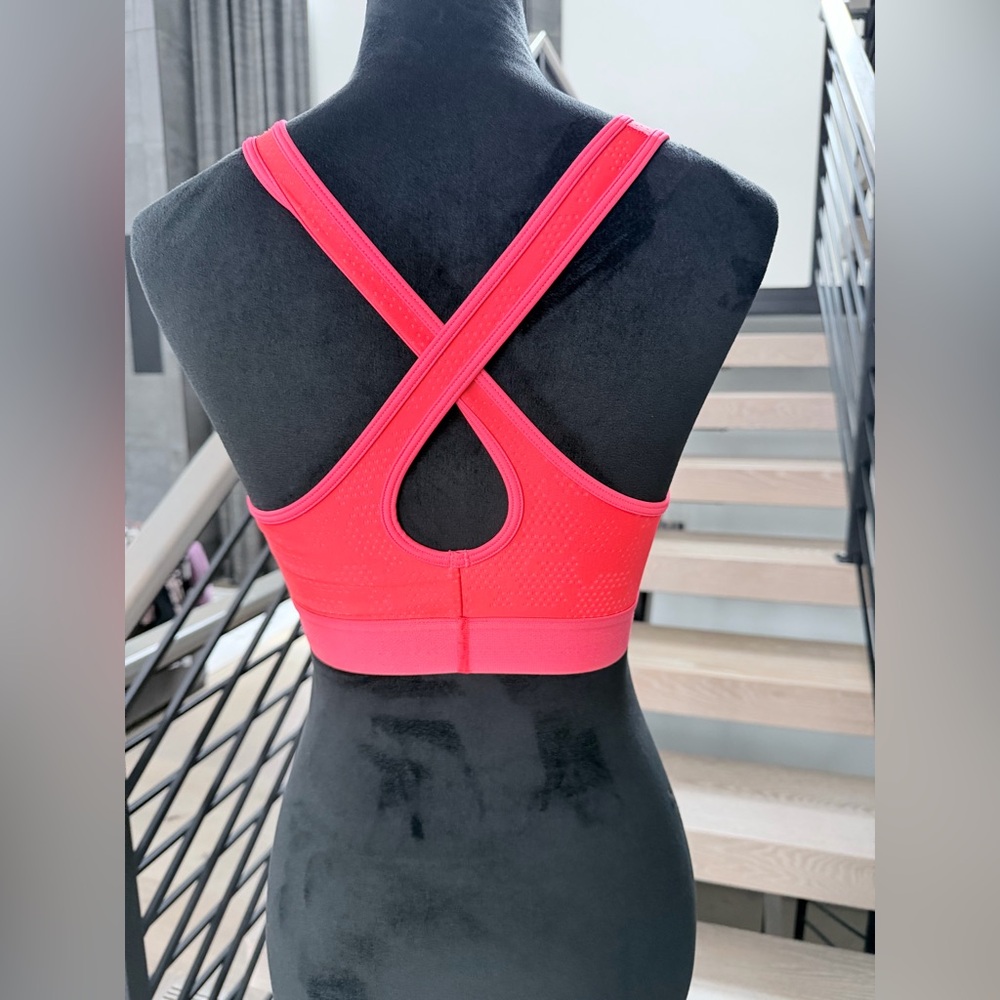 Under Armour  Orange gym yoga Pilates  Sports Bra size M - Picture 3 of 3